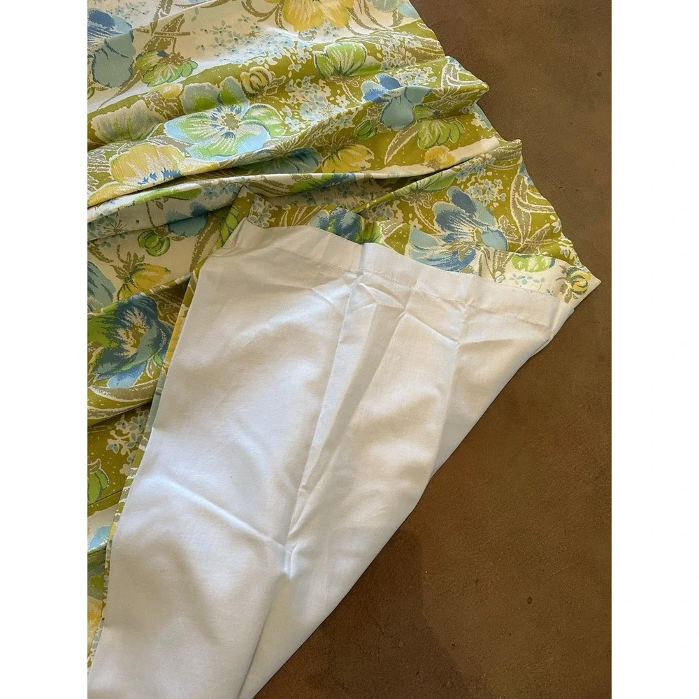 Vtg/Retro Floral Valance 46